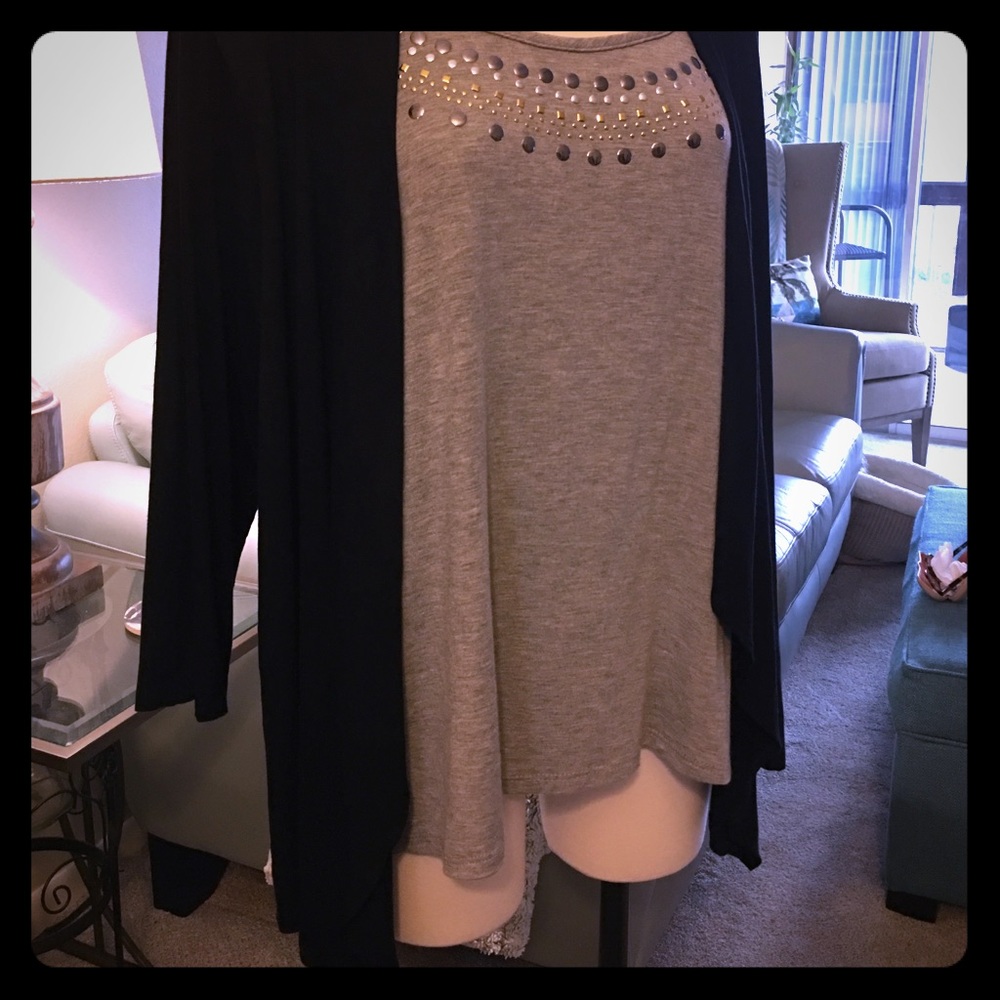 NWT Plus Size Cute & Comfy Black/Gray Top